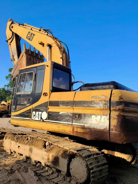 Buy Caterpillar 320A Used Excavator / 1