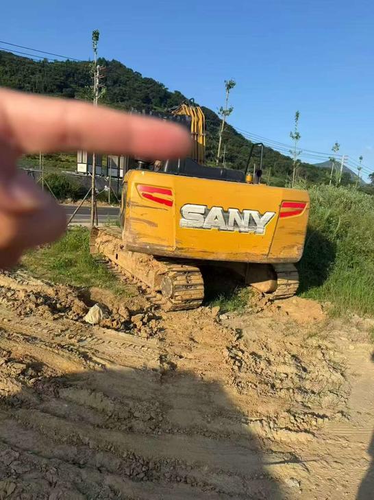 Buy Sany SY135 Used Excavator / 1