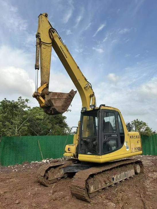 Buy Komatsu PC120-6 Used Excavator / 1