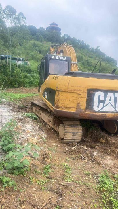 Buy Caterpillar 320D Used Excavator / 1