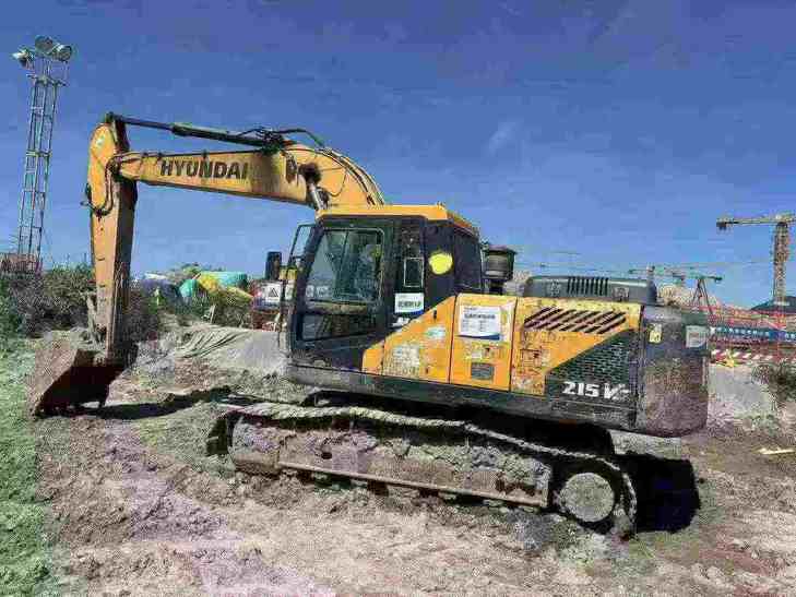 Buy Hyundai R215VS Used Excavator / 1