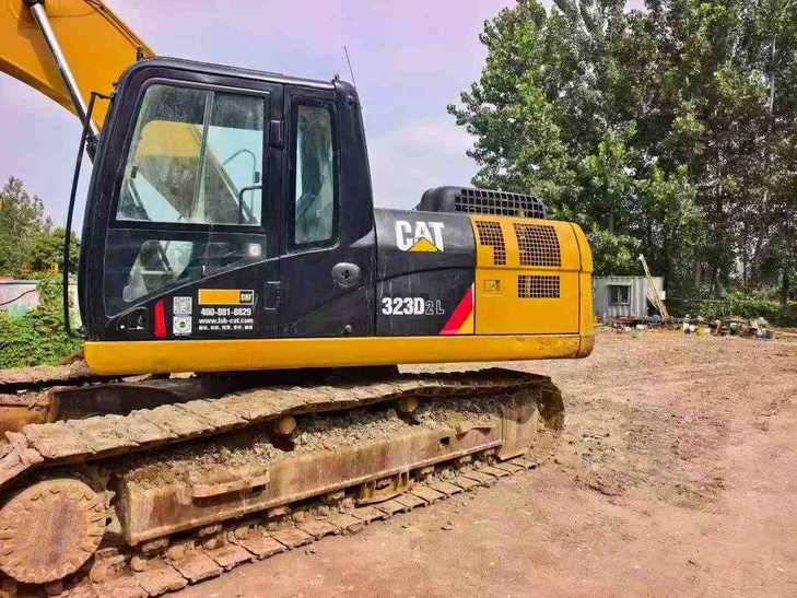 Buy Caterpillar 323 Used Excavator / 1