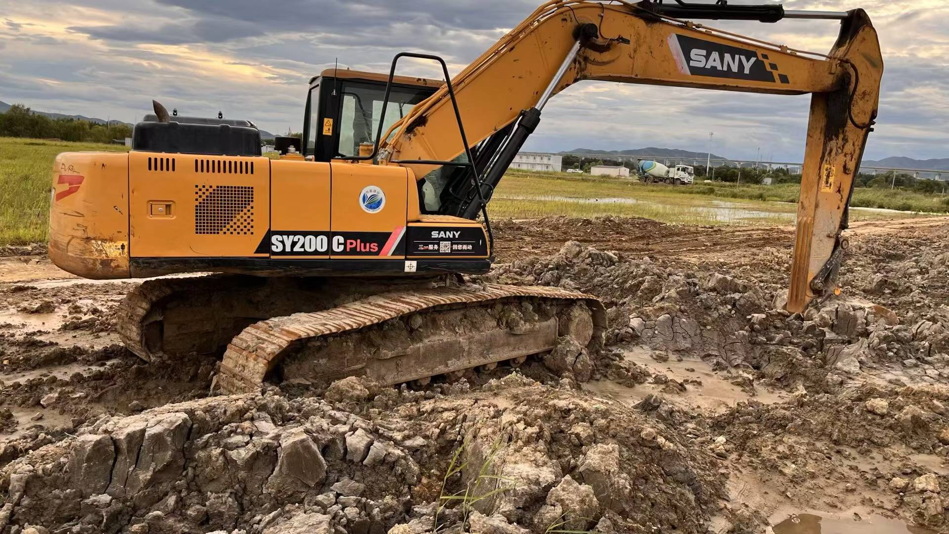 Buy Sany SY200C Used Excavator / 7 Buy Sany SY200C Used Excavator / 7