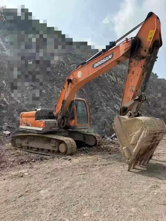 Buy Doosan DX230-9CN Used Excavator / 1