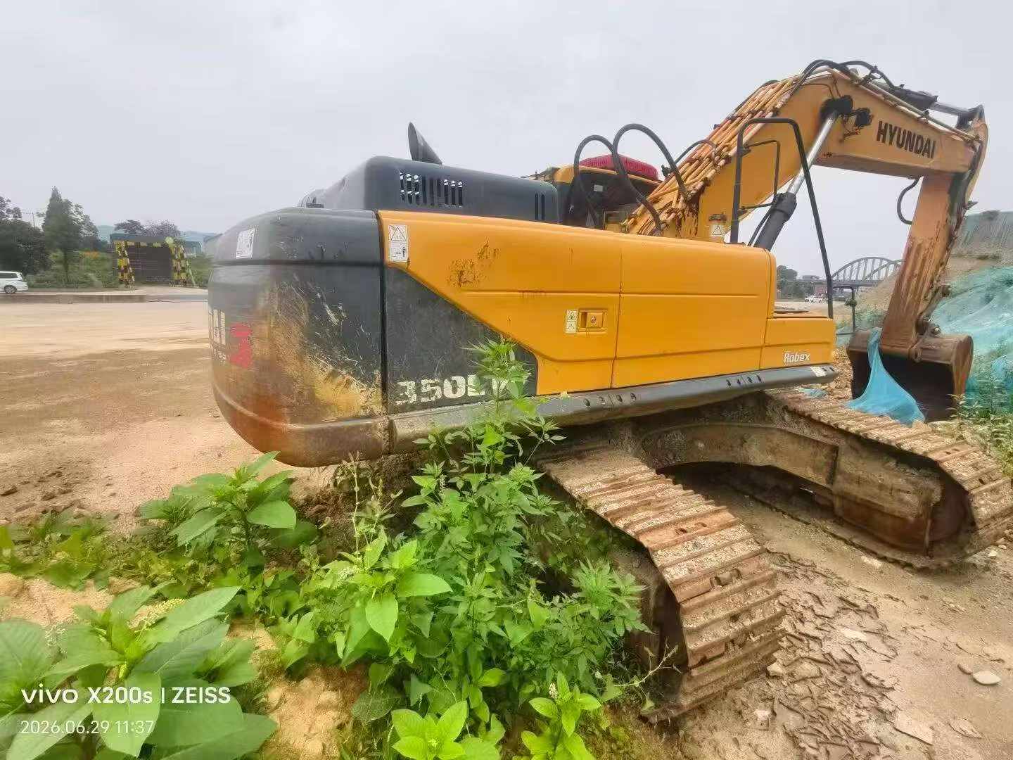 Buy Hyundai R350LVS Used Excavator / 3 Buy Hyundai R350LVS Used Excavator / 3
