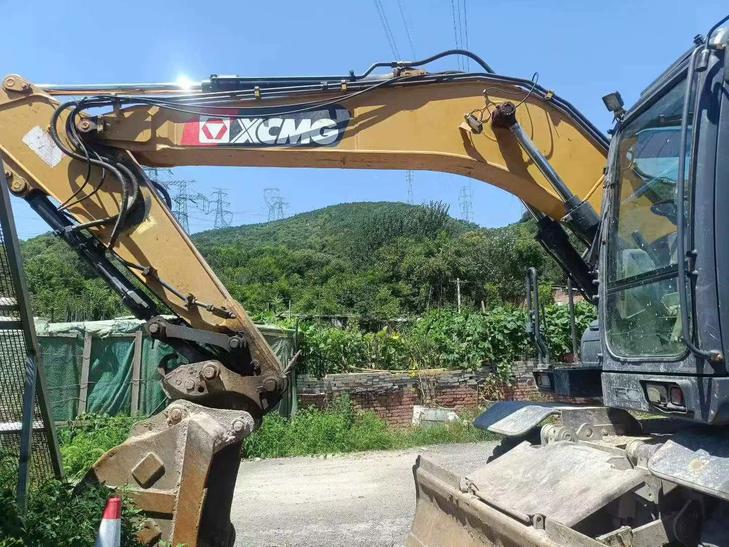 Buy XCMG XE150 Used Excavator / 1