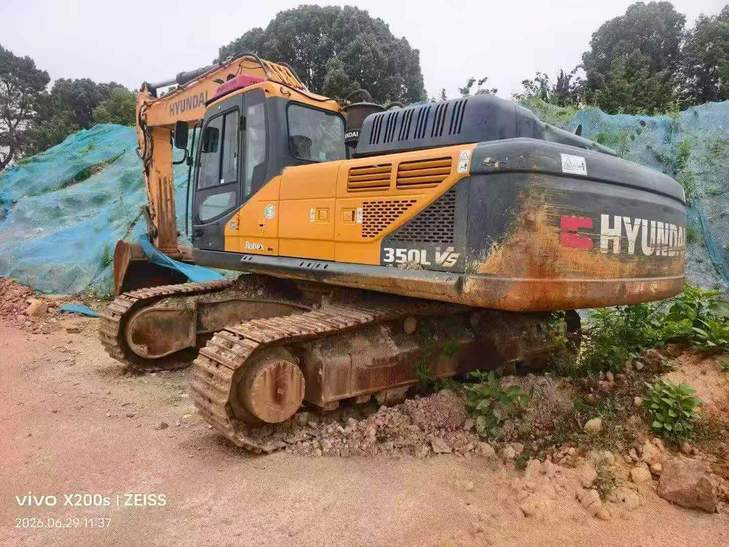 Buy Hyundai R350LVS Used Excavator / 1