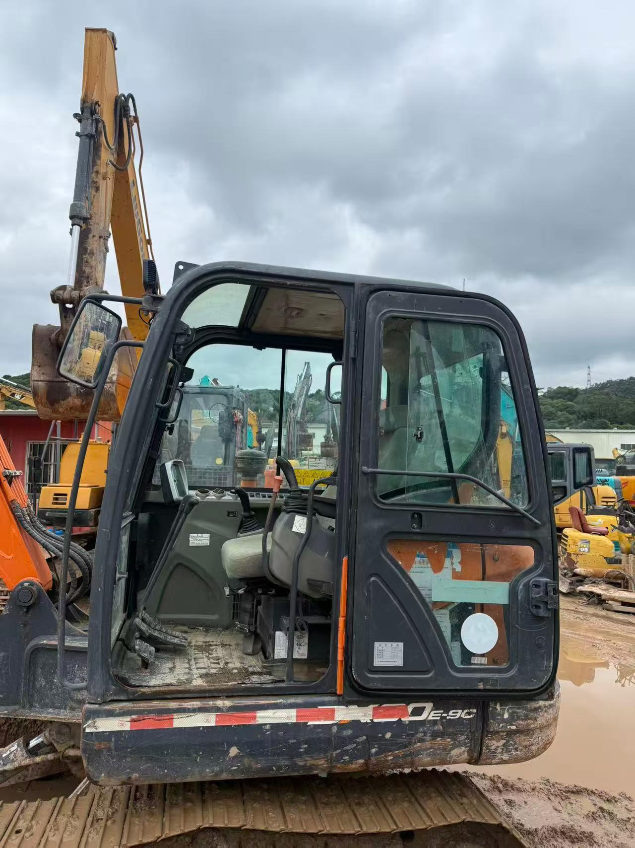 Buy Doosan DH60 Used Excavator / 5 Buy Doosan DH60 Used Excavator / 5