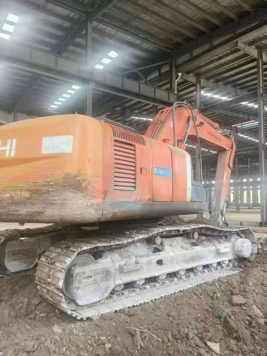 Buy Hitachi Used Excavator / 1