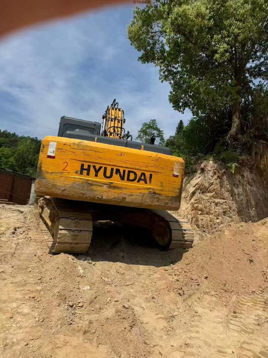 Buy Hyundai R225-7 Used Excavator / 1