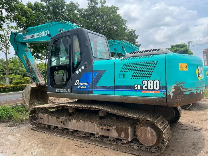 Buy Kobelco SK200-10 Used Excavator / 1