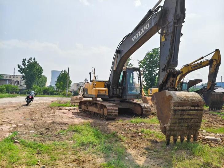 Buy Volvo EC210B Used Excavator / 1