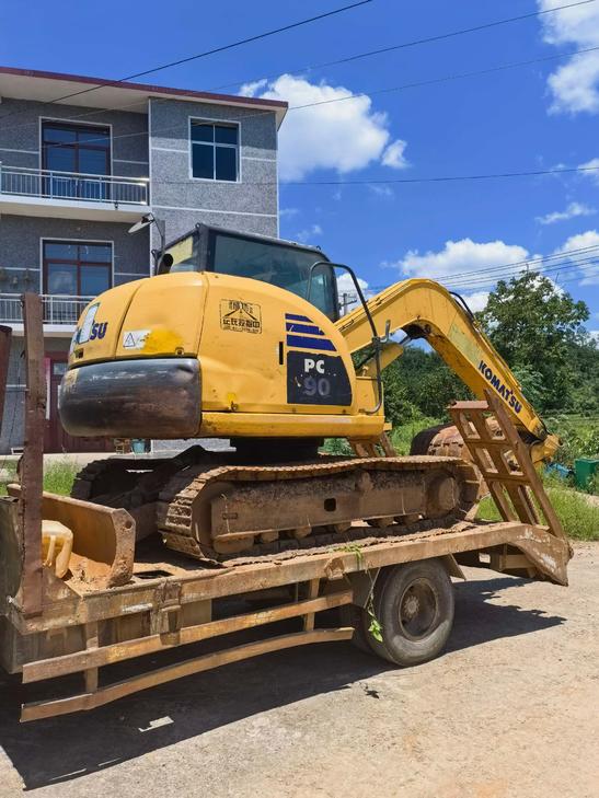 Buy Komatsu PC60-8 Used Excavator / 1