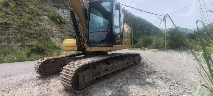 Buy Caterpillar 320A Used Excavator / 1