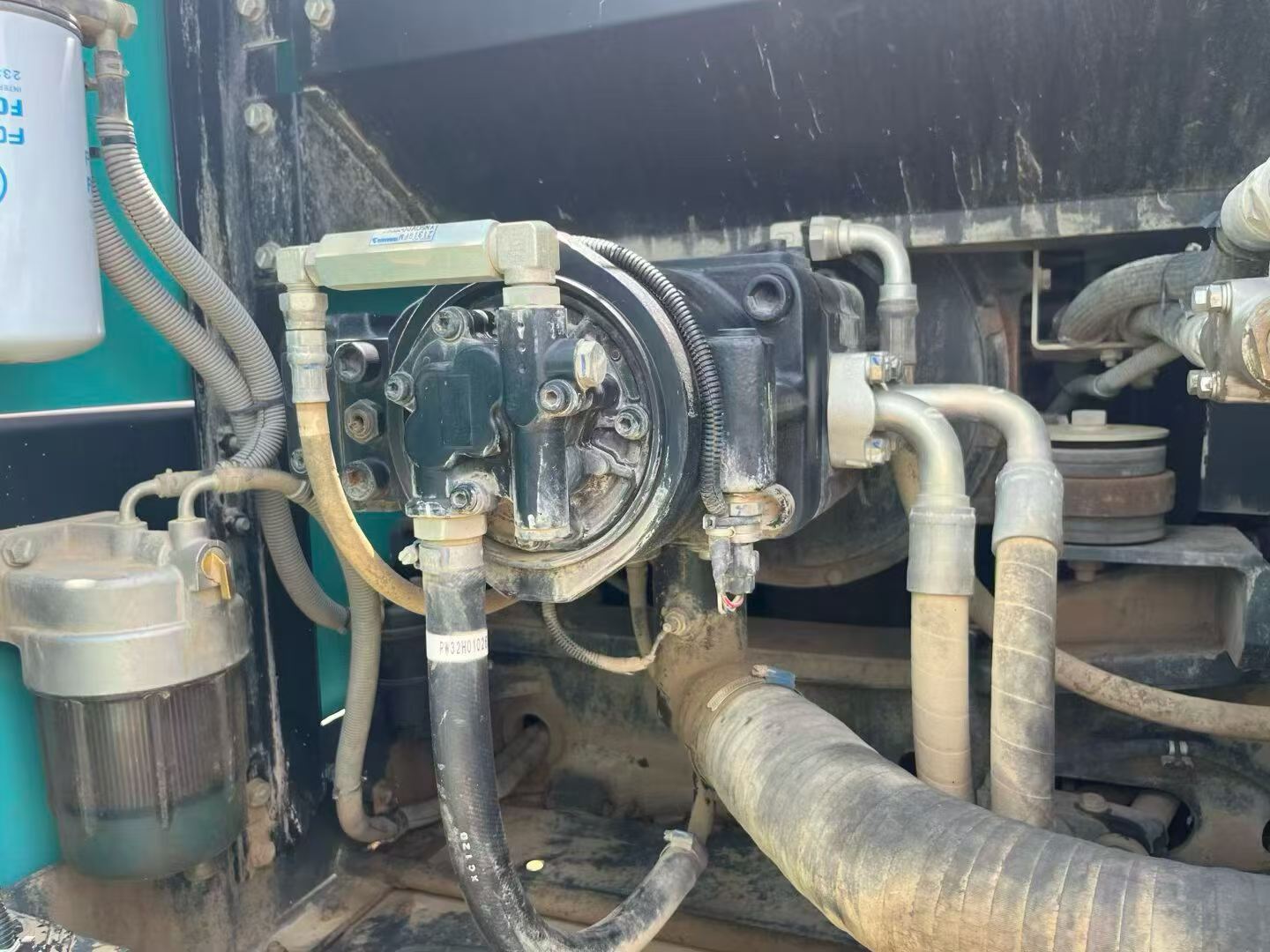 Buy Kobelco SK200-10 Used Excavator / 5 Buy Kobelco SK200-10 Used Excavator / 5