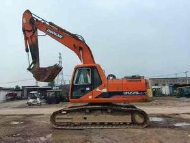 Buy Doosan DH225-7 Used Excavator / 2 Buy Doosan DH225-7 Used Excavator / 2
