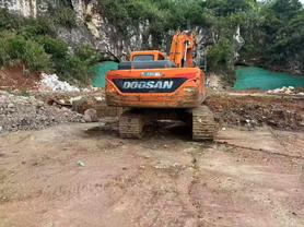 Buy Doosan DH215-7 Used Excavator / 4 Buy Doosan DH215-7 Used Excavator / 4