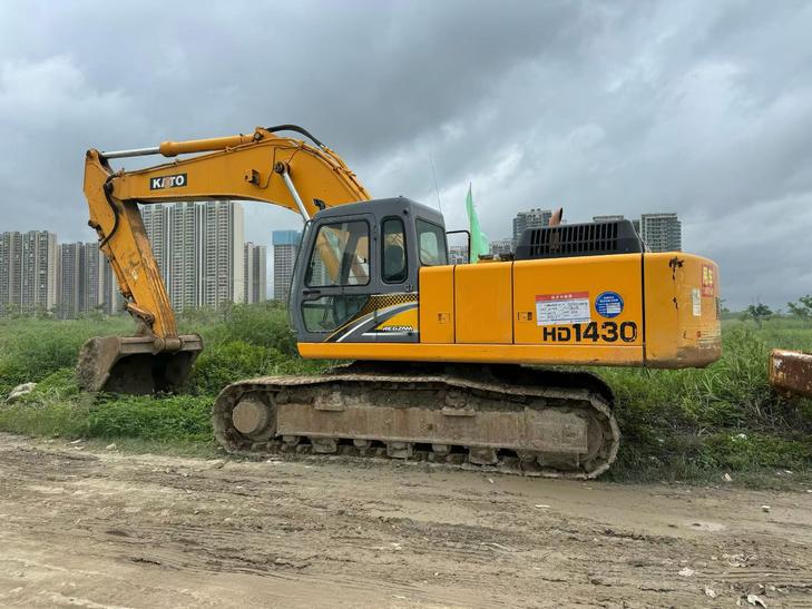 Buy Kato Used Excavator / 1