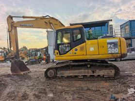Buy Komatsu PC200-7 Used Excavator / 2 Buy Komatsu PC200-7 Used Excavator / 2