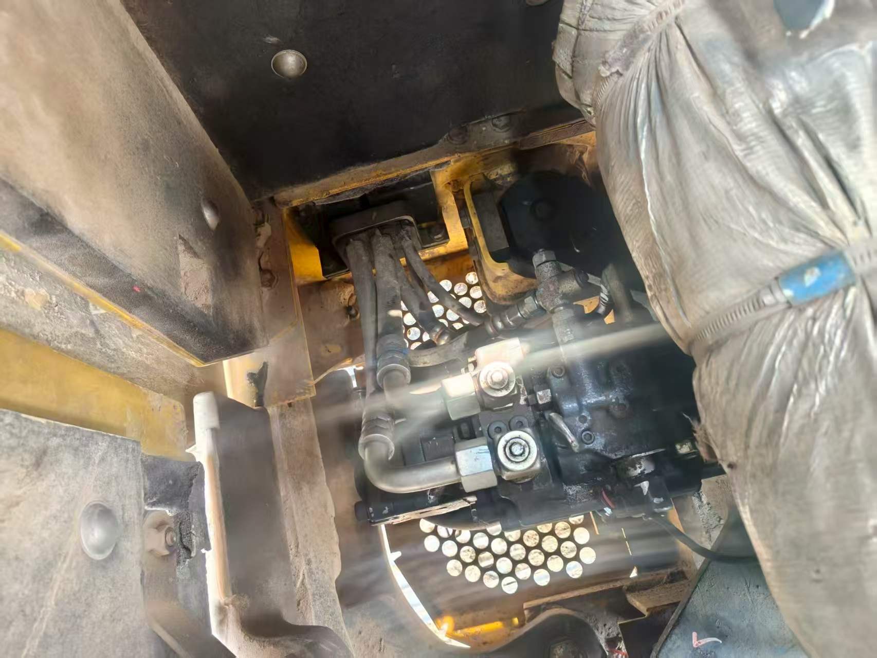 Buy Komatsu PC56-7 Used Excavator / 6 Buy Komatsu PC56-7 Used Excavator / 6