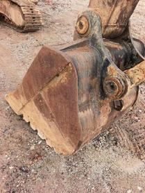 Buy Komatsu PC200-7 Used Excavator / 9 Buy Komatsu PC200-7 Used Excavator / 9