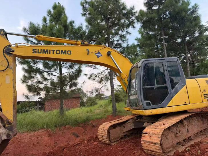 Buy Sumitomo SH200A5 Used Excavator / 1