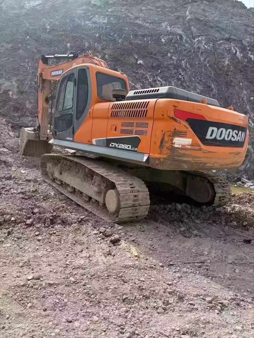 Buy Doosan DX230-9CN Used Excavator / 2 Buy Doosan DX230-9CN Used Excavator / 2