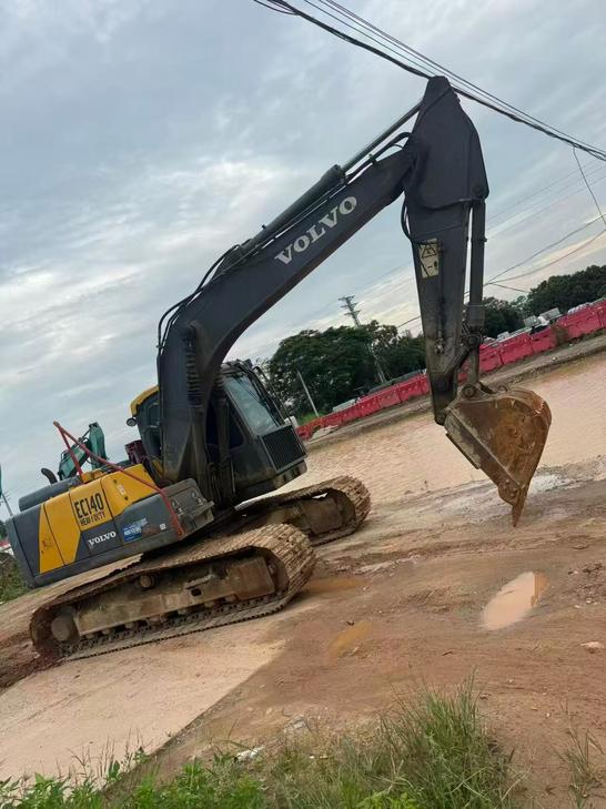 Buy Volvo EC140 Used Excavator / 1