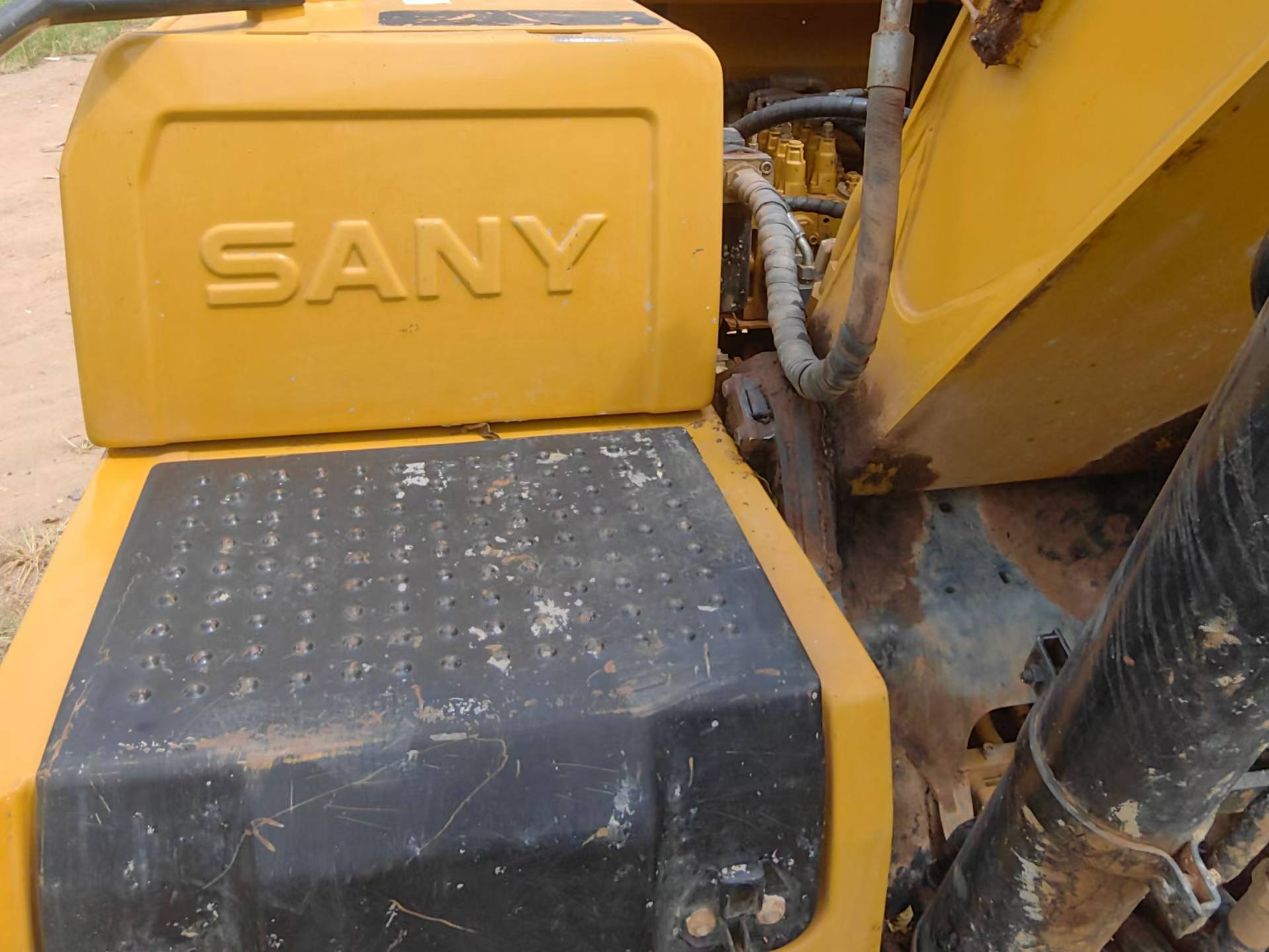 Buy Sany SY135 Used Excavator / 5 Buy Sany SY135 Used Excavator / 5