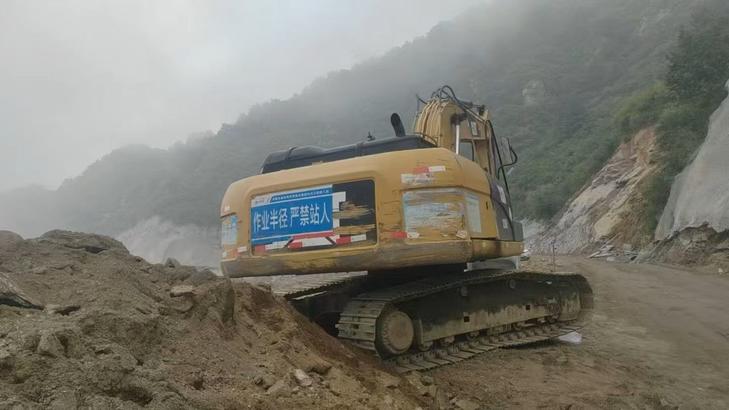 Buy Caterpillar 326DL Used Excavator / 1
