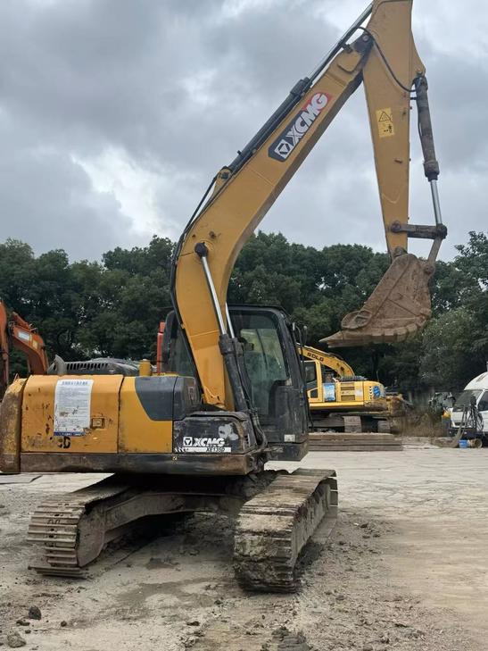 Buy XCMG XE135B Used Excavator / 1