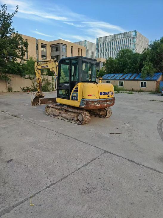 Buy Komatsu PC56-7 Used Excavator / 1