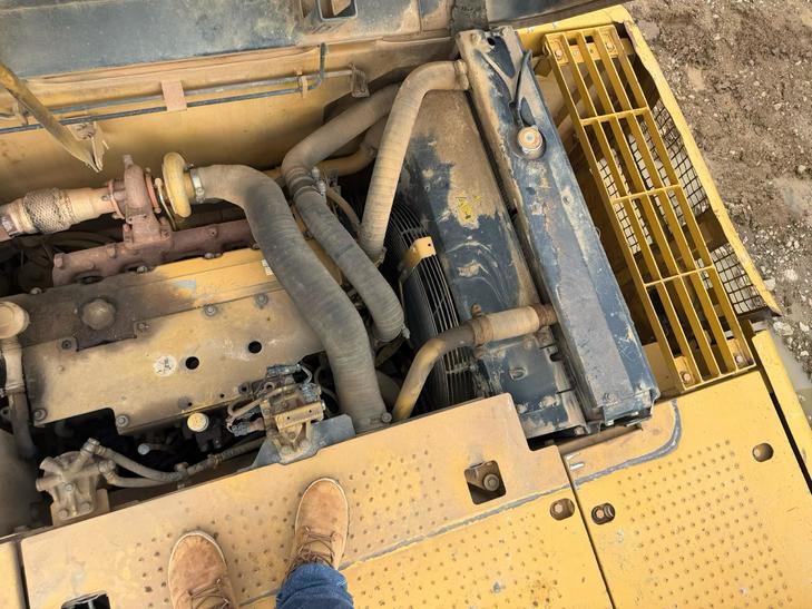 Buy Caterpillar 320D Used Excavator / 1