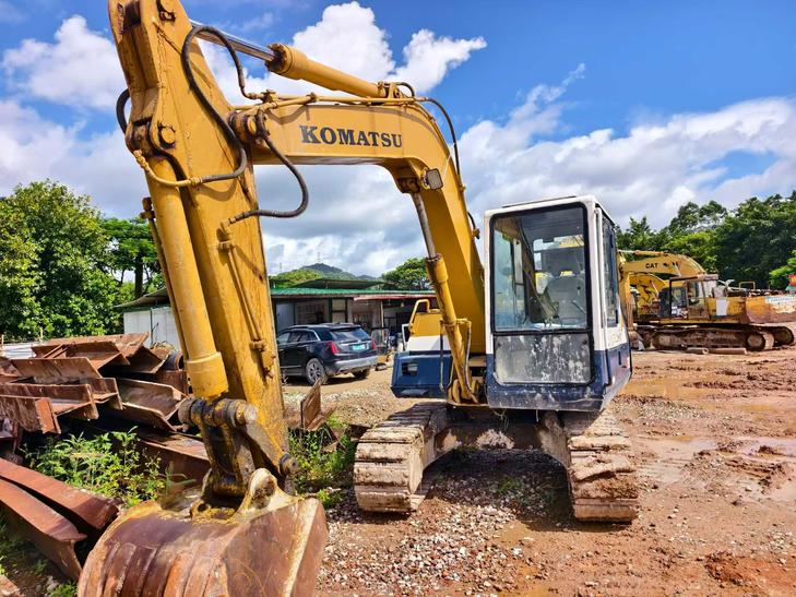 Buy Komatsu PC60-6 Used Excavator / 1