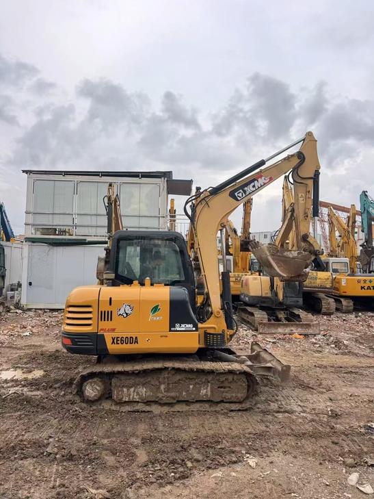 Buy XCMG XE60 Used Excavator / 1