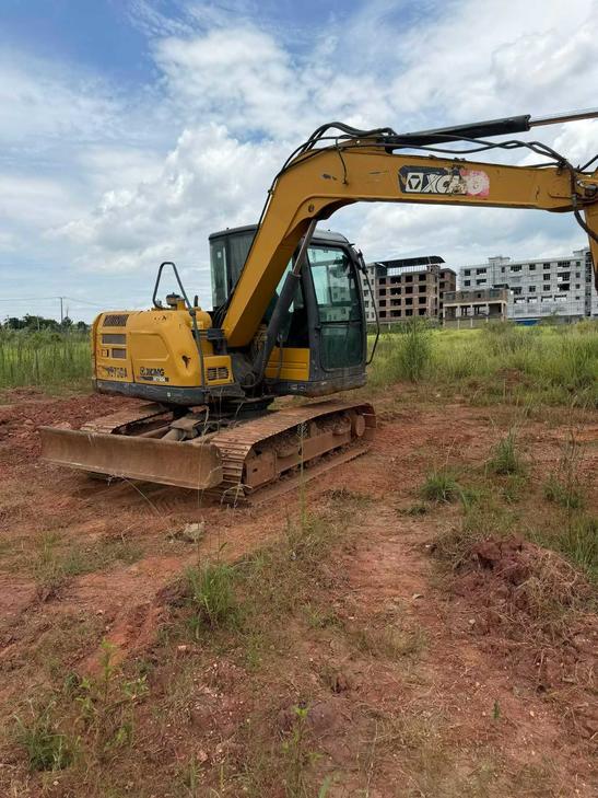 Buy XCMG XE75DA Used Excavator / 1
