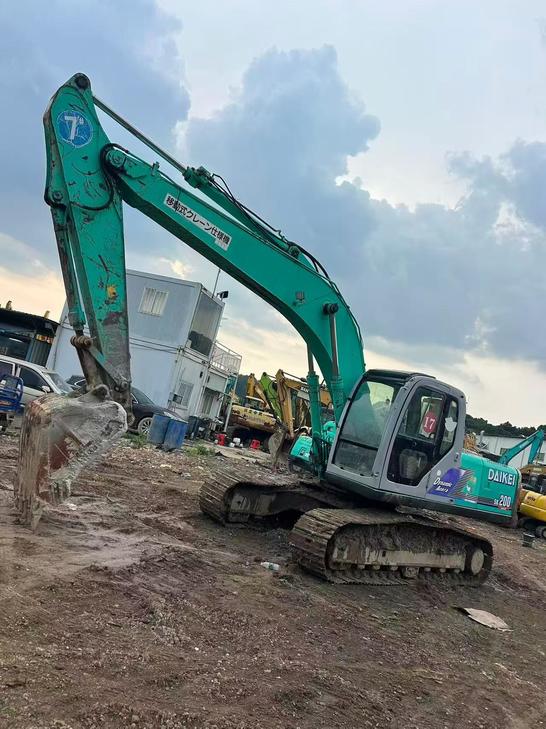Buy Kobelco SK200-2 Used Excavator / 1
