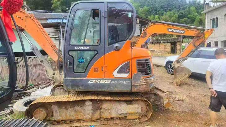 Buy Doosan DX65-9C PLUS Used Excavator / 1