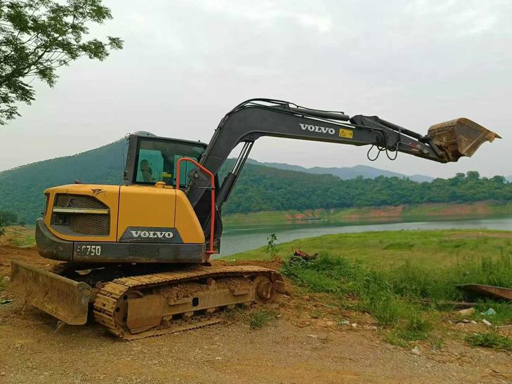Buy Volvo EC75D Used Excavator / 1