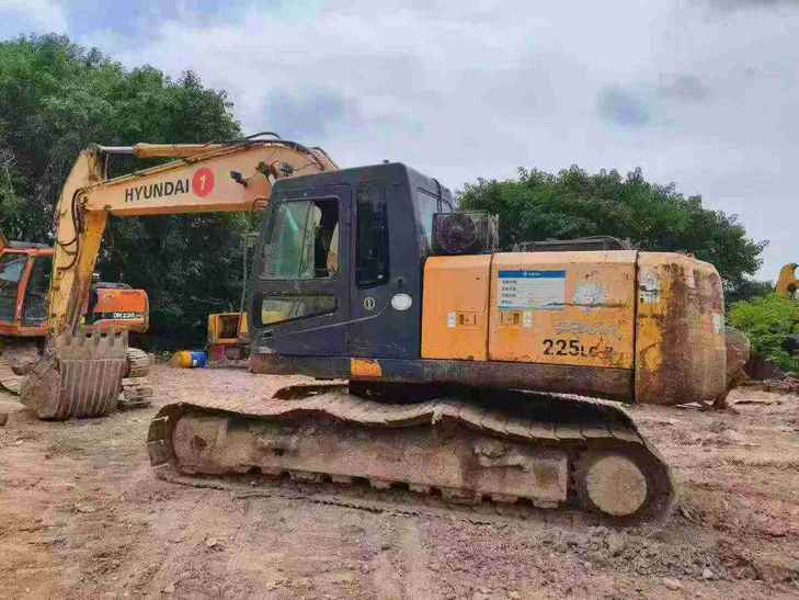 Buy Hyundai R225-7 Used Excavator / 1