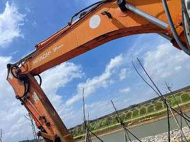 Buy Hitachi ZX200-6 Used Excavator / 4 Buy Hitachi ZX200-6 Used Excavator / 4