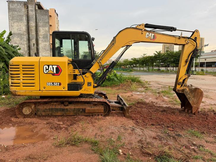 Buy Caterpillar 305.5 Used Excavator / 1