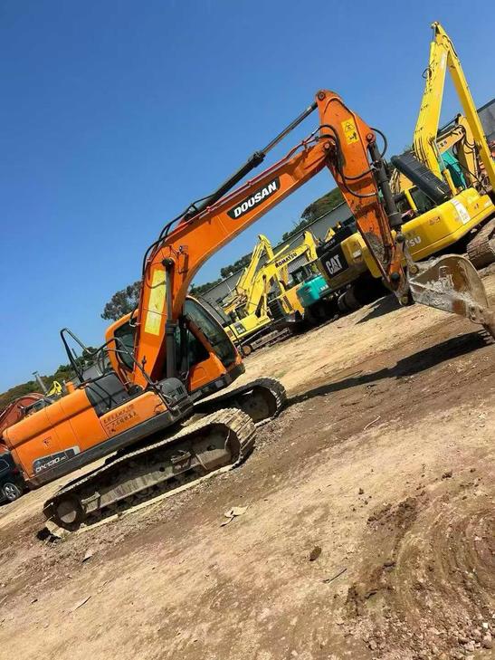 Buy Doosan S130W-3 Used Excavator / 1