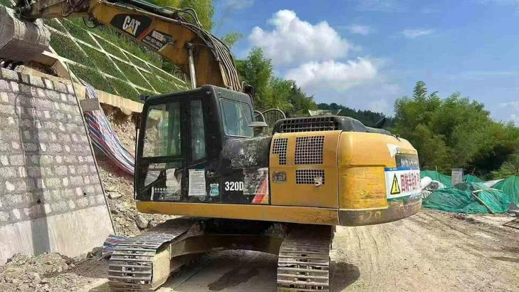 Buy Caterpillar 320D Used Excavator / 1