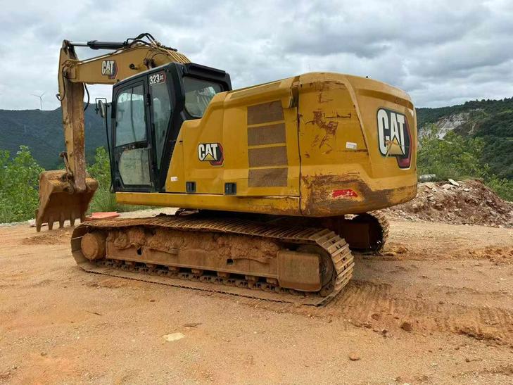 Buy Caterpillar 323 Used Excavator / 1
