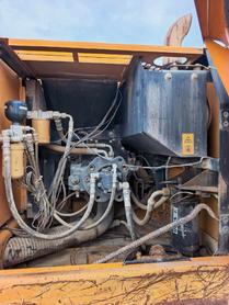 Buy Kato HD820 Used Excavator / 4 Buy Kato HD820 Used Excavator / 4