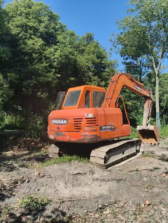 Buy Doosan DH80 Used Excavator / 1