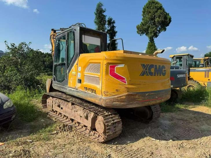 Buy XCMG XE135B Used Excavator / 1