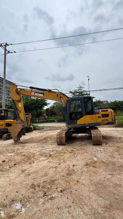 Buy XCMG XE135B Used Excavator / 1