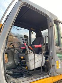 Buy Kato HD820R Used Excavator / 3 Buy Kato HD820R Used Excavator / 3